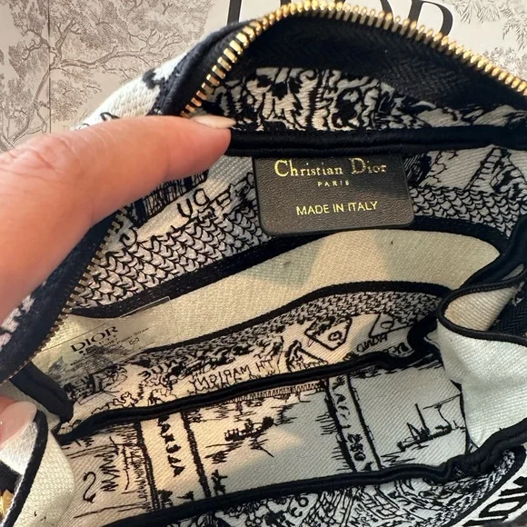 Christian Dior Embroidered Toile Pouch (Map de Paris) - Picture 7 of 15